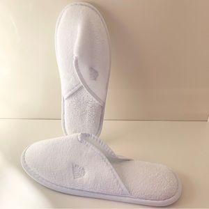 NWOT Four seasons resorts terry hotel slippers